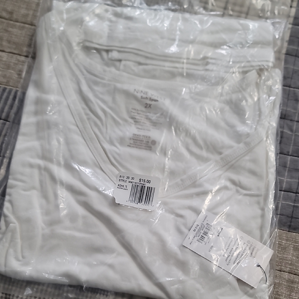3/$20 NWT Nine West White Long Sleeve Tee